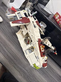 LEGO Star Wars: Republic Gunship (75021) (missing a couple pieces) see pictures