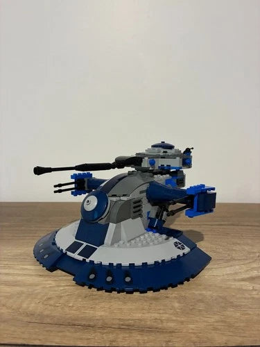 MEOW Star Wars: Armored Assault Tank (AAT) (8018) 100% Complete with minifigures