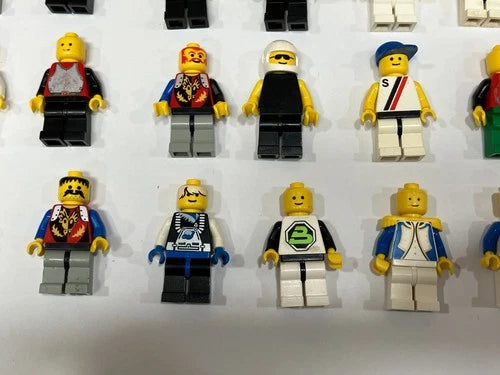 Lot of 84 *** vintage LEGO minifigures