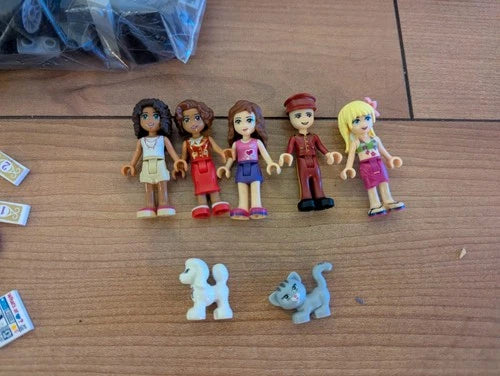 LEGO FRIENDS: Heartlake Grand Hotel (41101) Complete Set