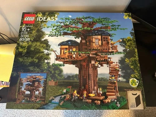 LEGO Tree House 21318 Ideas Set 3036 Pieces Autumn Leaves Included Complete