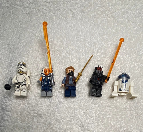 LEGO Star Wars Minifigure Lot (5) Ahsoka Tano R2-D2 Clone Trooper w/ Lightsaber