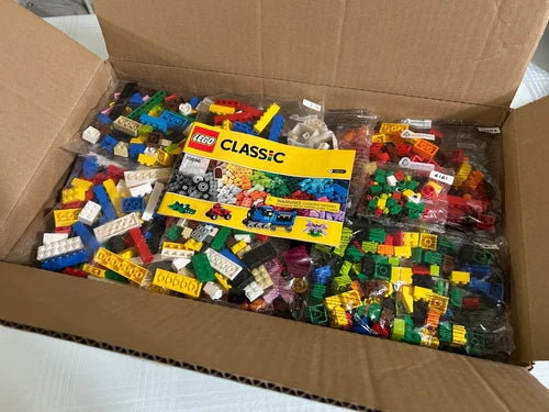 38 x Sealed Bags MEOW Classic Sets : #6161, 10662, 10692, 10693, 10696, 10698
