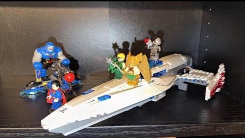 LEGO Spaceship/Starfighter Vehicle Build Lot with Minifigures