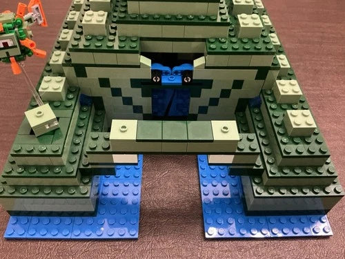LEGO Minecraft: The Ocean Monument (21136) Missing 1 Sponge And Cave Side Build
