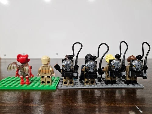 MEOW Ghostbusters: Ecto-1 & 2 (75828). 99.9% Complete With Minifigures! READ