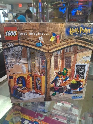 Lego Harry Potter 4721 Hogwarts Classroom STILL SEALED FREE SHIPPING LOOK NICE