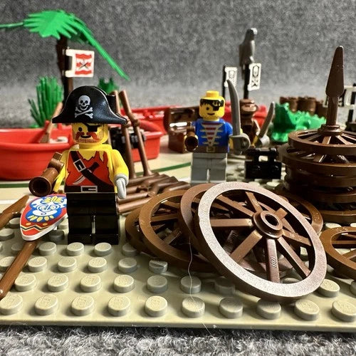 VTG 80s 90s LEGO Pirates Lot Imperial Soldiers Captain Minifigs Boats And Parts