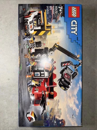 LEGO CITY: Scrapyard with Cars (60472)
