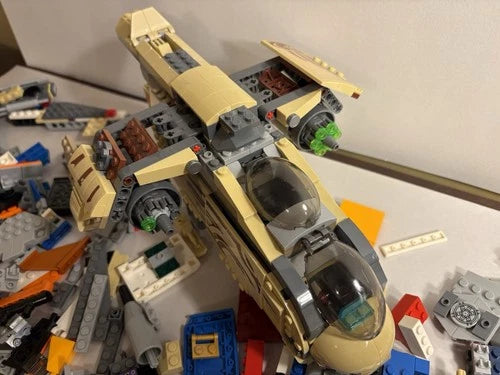 LEGO Star Wars Parts Pieces Bulk Lot And Star Wars Ship Pieces Incomplete 75084