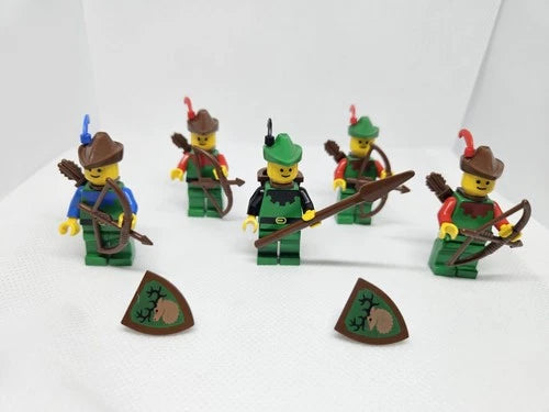 Vintage LEGO Castle Forestmen Minifigure Lot (1980s)– 5 Figures, Shield & Acces