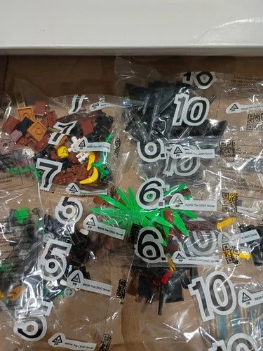 LEGO 21322 Pirates of Barracuda Bay: 17 NEW SEALED BAGS partial set, minfigures