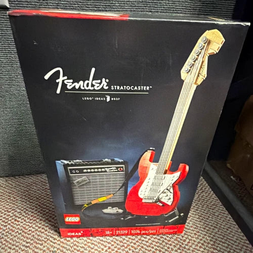 MEOW Ideas Fender Stratocaster 21329 1074pcs 18+ w/ Display Stand