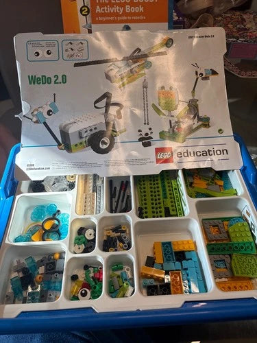 MEOW Education WeDo 2.0 Core Set 45300 Electronic STEM Kit 280 pcs