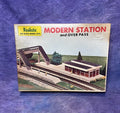 HO Scale Realistic Models, Modern Station & Overpass Kit #371-295 NIB