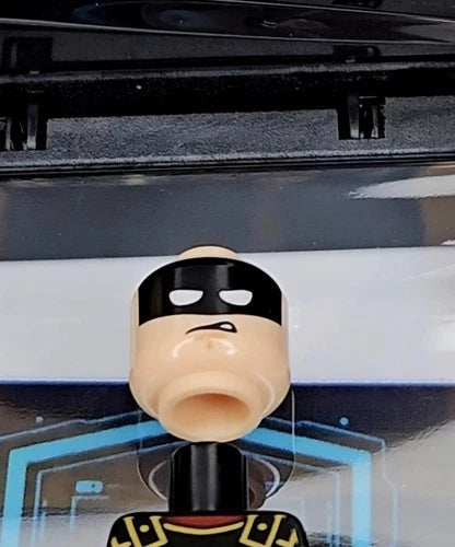 LEGO Batman Minifigure coltlbm24 Pristine New Unassembled Toy "R" US Exclusive