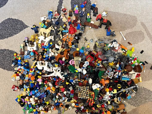 Huge LEGO Minifigures Collection Lot - Star Wars, City, Marvel + Weapons & Parts
