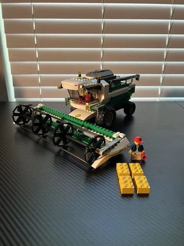 LEGO CITY: Combine Harvester (Set #7636) (Read Description)