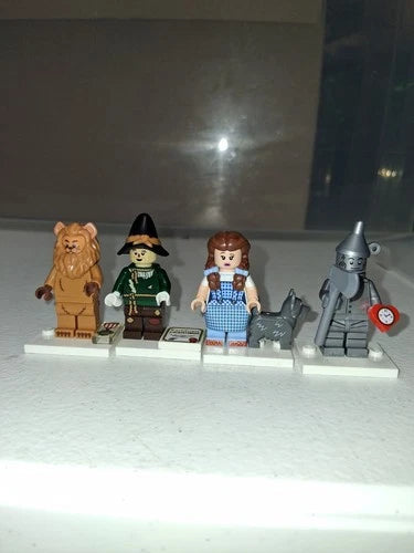 MEOW Minifigures the MEOW Movie Series 2 Wizard of Oz, Set of 4, Dorthy Lion Tin