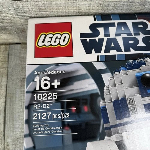MEOW Star Wars UCS R2-D2 10225 Retired in 2014 BRAND NEW and Sealed RETIRED