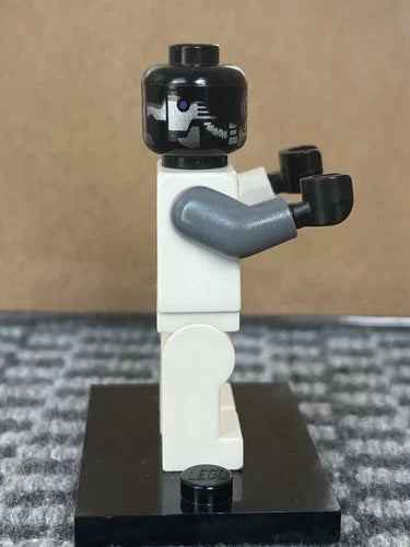 MEOW Minifigure NINJAGO White Nindroid General Cryptor Official- missing legs