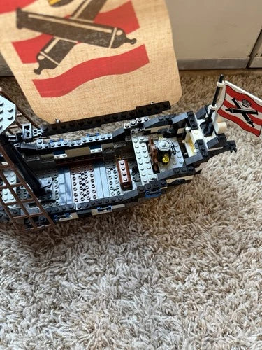 LEGO Pirates: Imperial Flagship (6271). READ
