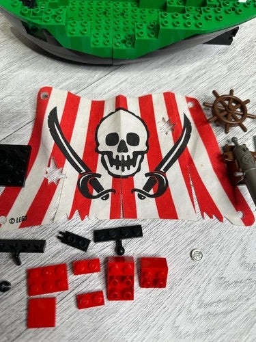 LEGO 6250 Cross Bone Clipper Pirates 1997 Ship Sail Flag Parts Lot Vintage