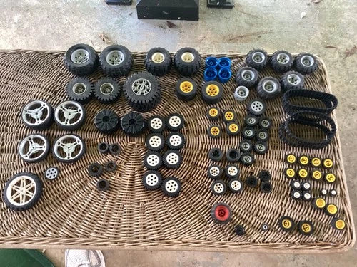 Large Lot Of MEOW Pieces Gears, Wheels, Etc. From A Lot Of Technic Sets 10 lbs.