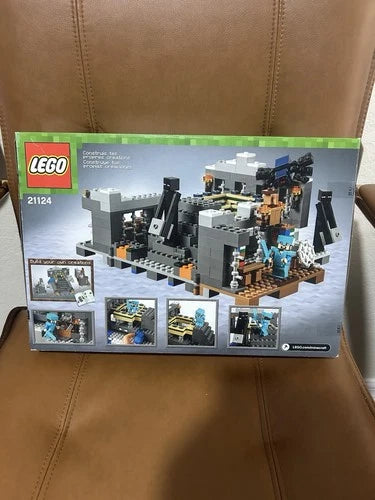 MEOW Minecraft The End Portal 21124 Complete Set (SEALED) 559 Pieces Ages 8+