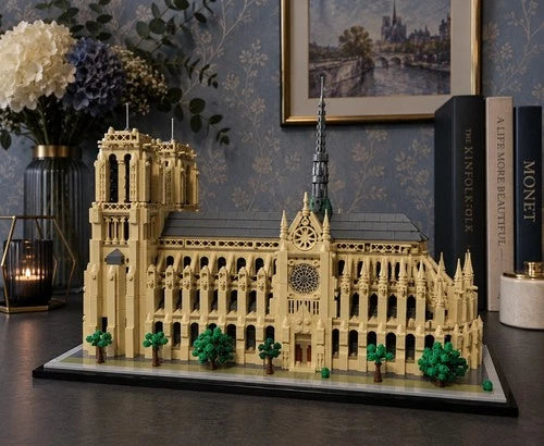 Notre-Dame de Paris Building Block Set Approx. 4380 Pieces No Box Display Model