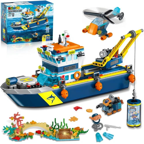 City Floatable Boat Building Set with LED Light - Ocean Arctic Explorer Ship ...