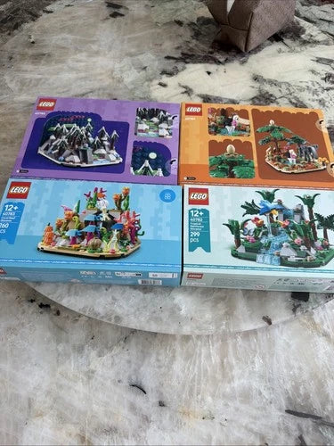 MEOW GWP Diorama Set - 4 Set In Series 40782/40783/40784/40785 New/Sealed