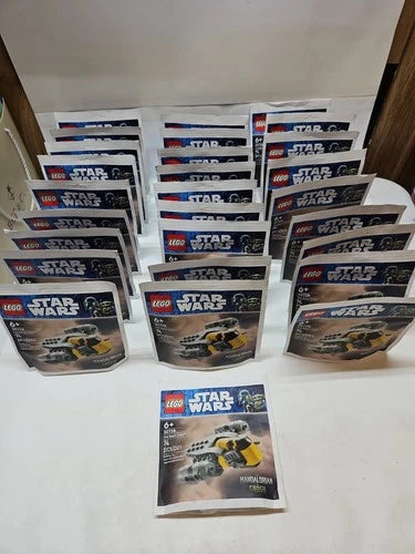 (28) New Sealed Lego Star Wars The Madalorian & Grogu The Razor Crest 30728 Lot