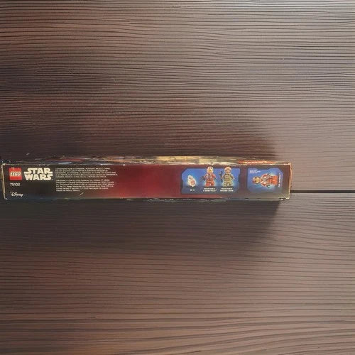 MEOW Star Wars: Poe's X-Wing Fighter (75102) Slight Dent In Box New