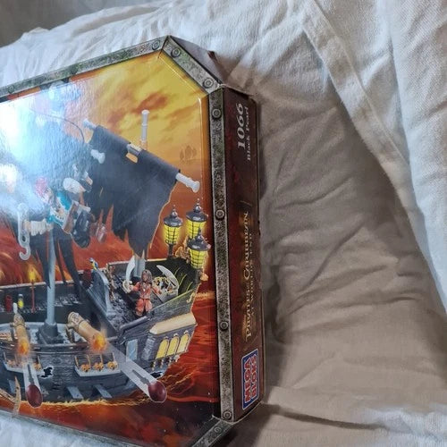 Mega Bloks 1066 - POTC At Worlds End - Black Pearl - New Sealed