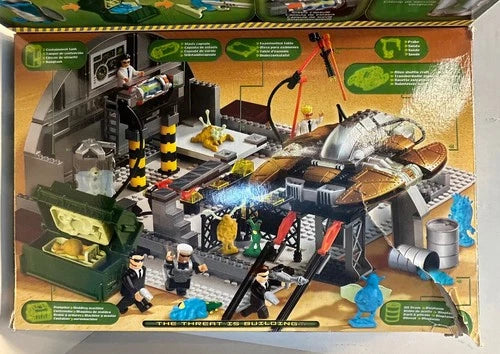 2002 Mega Blocks Alien Agency The Arrival Hangar 18 Set #5621 99% Complete
