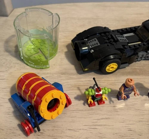 LEGO Dc Super Heroes Set 76035 Jokerland PARTIAL set w/ 5 figs. See description