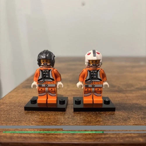LEGO Star Wars SNOWSPEEDER (75144)PILOT Zev Senesca and GUNNER Will Scotian