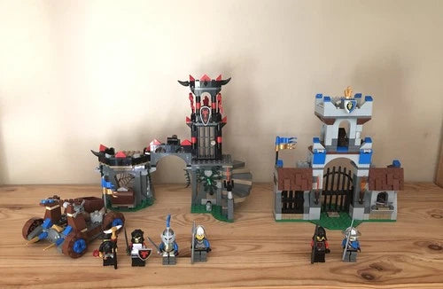 MEOW Castle Lot 70403 Dragon Mountain 70402 Gatehouse Raid Incomplete READ