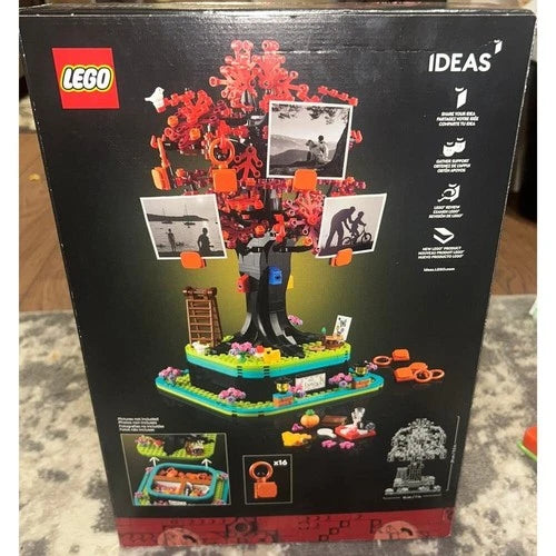 LEGO Ideas Family Tree Building Set (NWT)