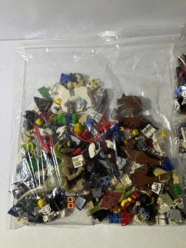 LEGO random Lot Minifigure Parts & Accessories, bricks