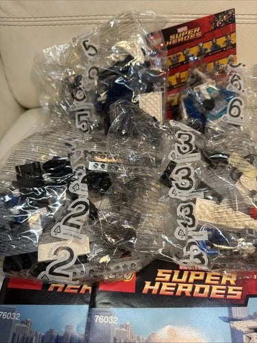 Lego 76032 Marvel Super Heroes The Avengers Quinjet City Chase-Retired-OPEN BOX