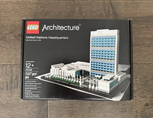 LEGO ARCHITECTURE: United Nations Headquarters (21018)