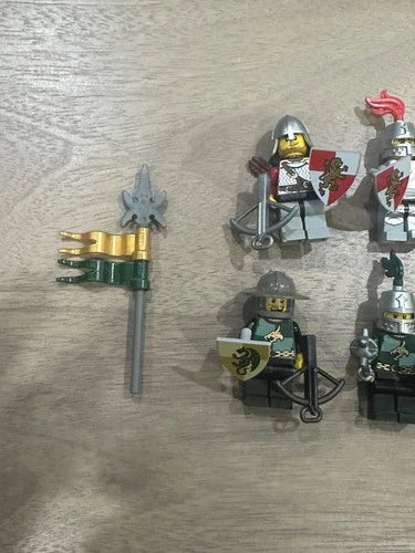 Lego Castle Kingdoms Dragon Knights 7189 7946 10223 cas439 cas440 Minifigures