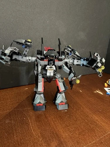 LEGO 76117 DC Super Heroes - Batman Mech vs. Poison Ivy Mech Incomplete