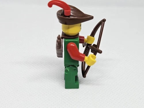 Vintage LEGO Castle Forestmen Minifigure Lot (1980s)– 5 Figures, Shield & Acces