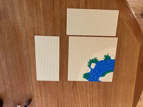 MEOW Western 6763 Rapid River Village – 7 Minifigures, Near Complete