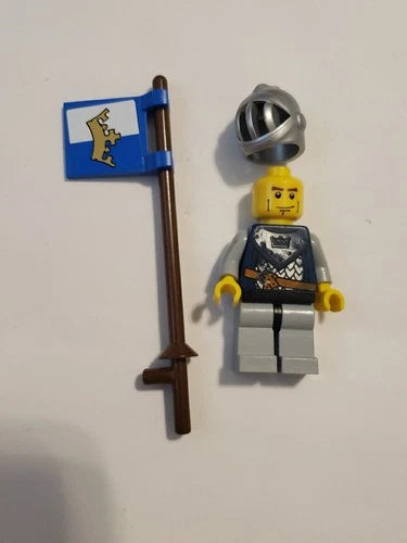 LEGO Castle Knights Minifigure Lot W Accessories