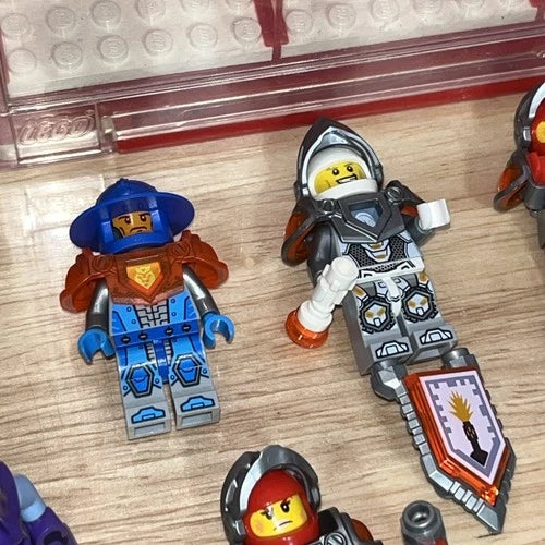 LEGO NEXO KNIGHTS 24 Minifigures & Accessories Alot of RARE Parts, Display Case