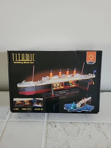 Titanic 1883 pcs Building Block Set W/ Light Kit Included and alternate Model.